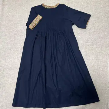 sosotto 섬세한 핀턱 리버티 프릴 원피스 반팔 네이비