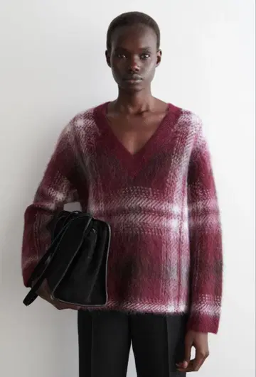 COS 체크 무늬 알파카 블렌드 스웨터