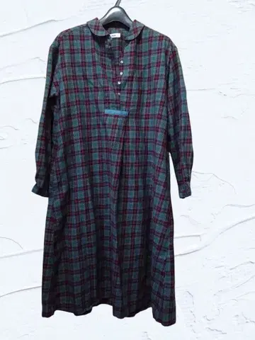 Parkes 원피스 M 사이즈 밑단 기장 수선 완료 (말아박기)