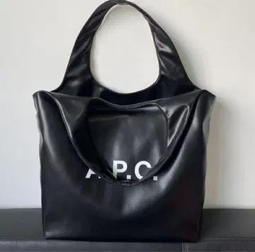 A.P.C. 아페쎄 토트백 블랙