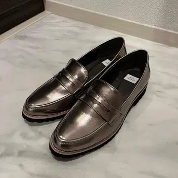 [ 새상품급 ] mio notis 메탈릭 로퍼 L 사이즈