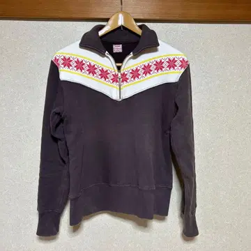 쿠시맨 눈꽃 패턴 맨투맨