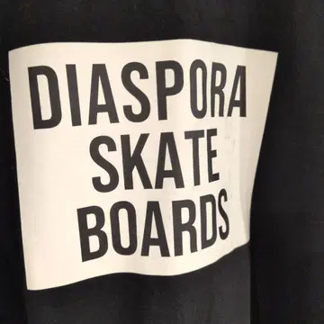 Diaspora CREATIVE DRUG STORE 티셔츠