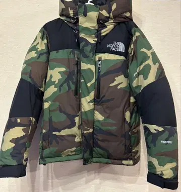 THE NORTH FACE 카모플라쥬 다운 자켓