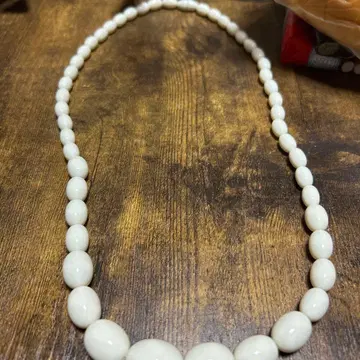 화이트 비즈 목걸이