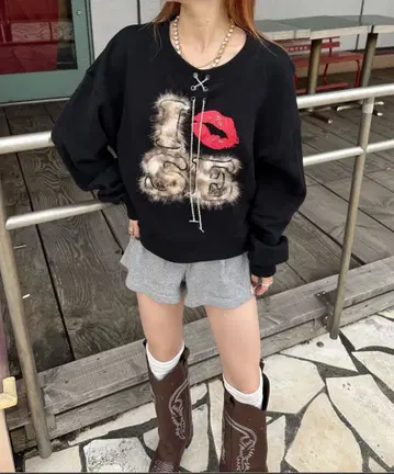 인조 모피 로고 맨투맨