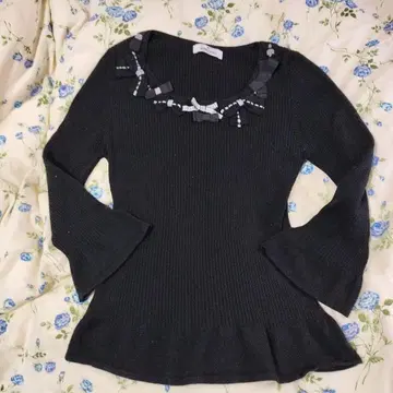 새상품급 갤러리 비스콘티 리본 체크 블랙 긴팔 스웨터