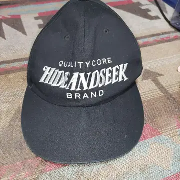 HIDEANDSEEK 블랙 워크캡