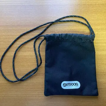 OUTDOOR 블랙 숄더백