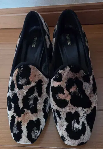 PIPPICHIC 피피칙 레오파드 슬립온 펌프스