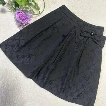 [클레이] 무릎 기장 플레어 스커트 까멜리아 무늬 38 리본 탈부착 가능