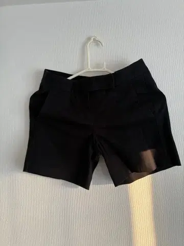 theory 블랙 숏팬츠 XO