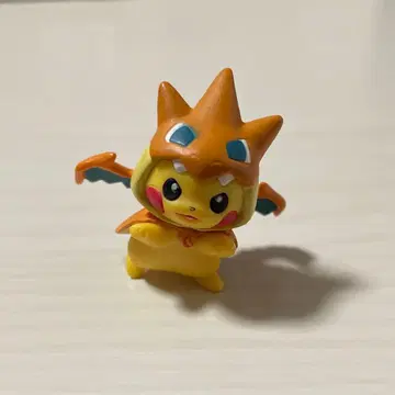 메가 판초를 입은 피카츄 미니 피규어 메가 리자몽