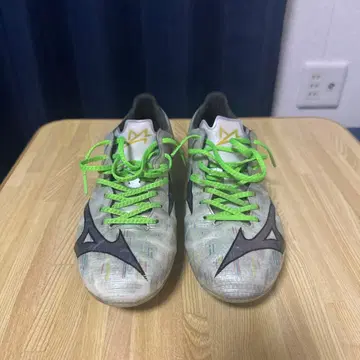 축구 스파이크 미즈노 알파