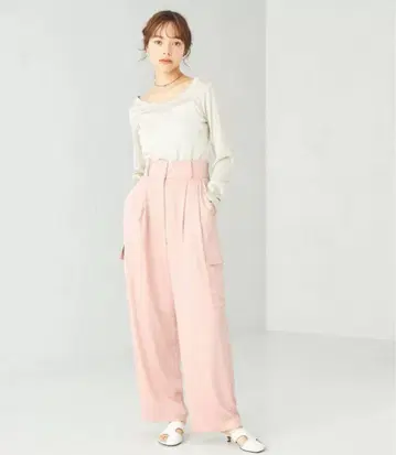 택 포함 새상품 에멜리파인스 새틴 카고 팬츠 라이트 핑크 M 사이즈