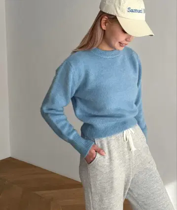 미사용 새상품 El mar 기모 컴팩트 크루 니트