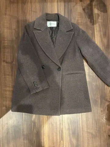 내추럴 뷰티 베이직 더블 브레스트 하프 코트