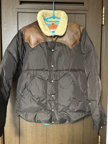 록키 마운틴 x BEAMS 다운 자켓 사이즈 40