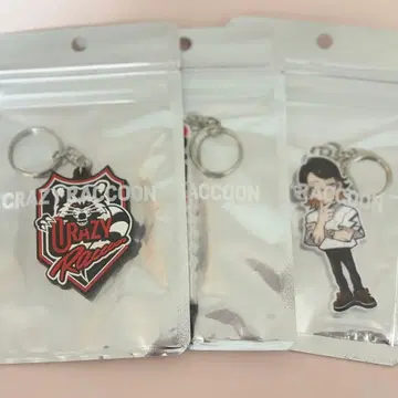 CRAZY RACCOON 아크릴 키링 Shaka