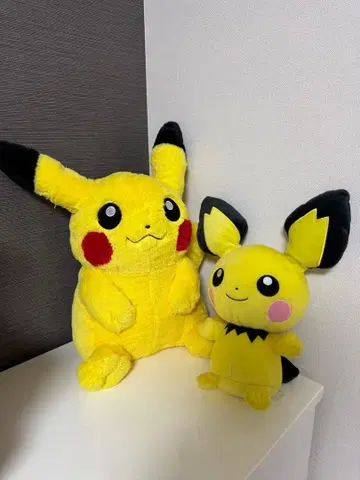 피카츄와 피츄 봉제 인형 세트
