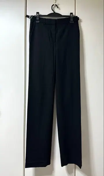 [ 새상품급 ] Theory 울 블랙 슬랙스 사이즈 4 벨트 루프 포함