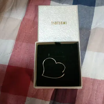 TSUTSUMI 하트형 귀걸이 골드