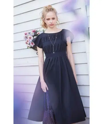 TOCCA 스모킹 자수 드레스 사이즈 0