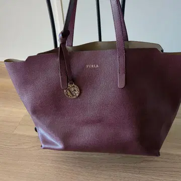 새상품급 훌라 FURLA 토트백 가죽 짙은 보라색 A4 가능 퍼플