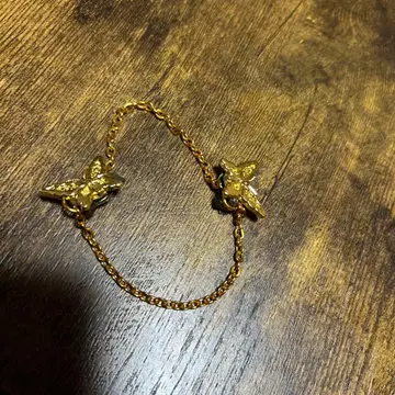 나비 모티브 골드 팔찌