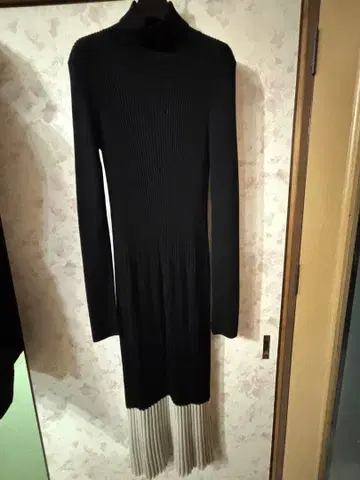 리브 터틀넥 롱 원피스