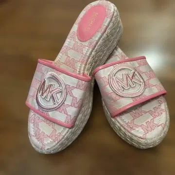 Michael Kors 핑크 샌들