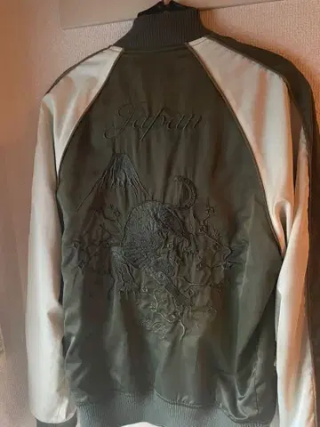 Black by VANQUISH 스카잔 카키