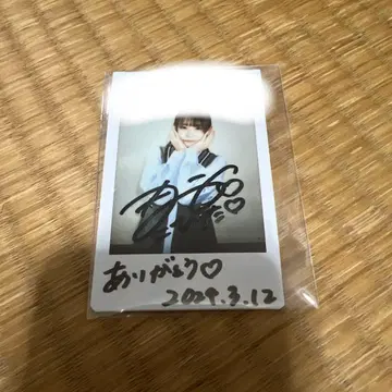 코히나타 미카 폴라로이드 사인 포함