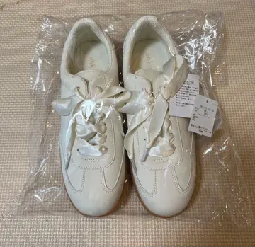 에카 소포 리본 레이스 스니커즈 23.5cm SM2