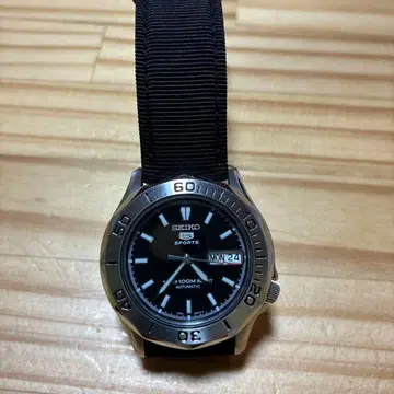 SEIKO5 SPORTS 자동 와인딩 시계 블랙 100m 방수