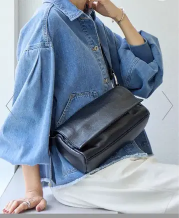 [ 미사용 새상품 ] 비어즐리 바디백 블랙