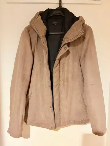 브라운 후드 부착 자켓