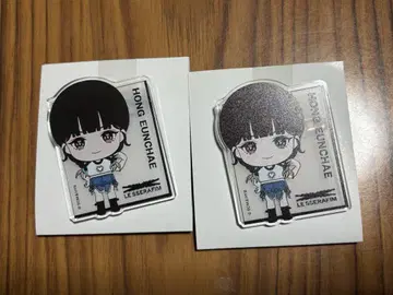 르세라핌 움채 아크릴 배지