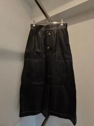 THEAD+  가죽 블랙 타이트 스커트