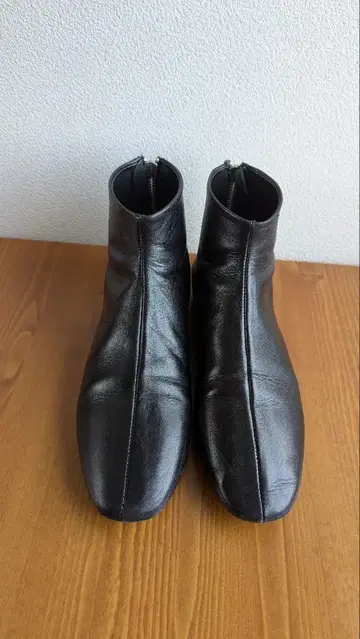 ZARA 자라 블랙 가죽 숏부츠 지퍼 포함