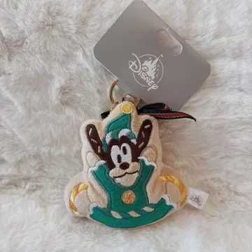 디즈니 스토어 크리스마스 2025 봉제 인형 키체인 구피