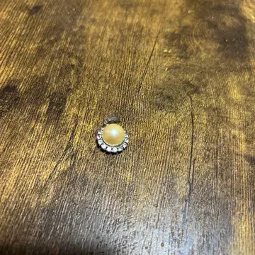 크림색 펄 라운드 참