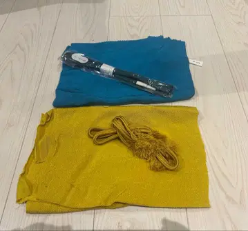 파랑과 노랑의 오비 장식 천과 허리띠