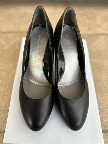 블랙 펌프스 24cm