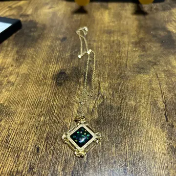 골드 다이아몬드형 목걸이