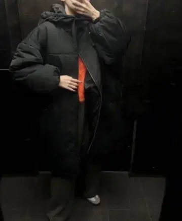 [택 포함 새상품] 아티론 개더 후드 몬스터 파카 블랙