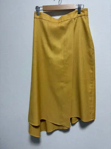 [ 질스튜어트 ] 머스타드 플레어 스커트 비대칭