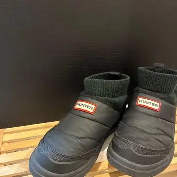 HUNTER 블랙 슬립온 부츠 23