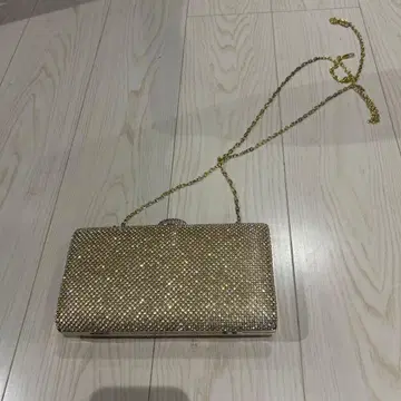 비쥬 장식 골드 클러치백