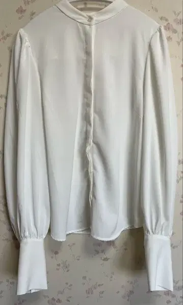 MIHARU 화이트 벌룬 슬리브 셔츠